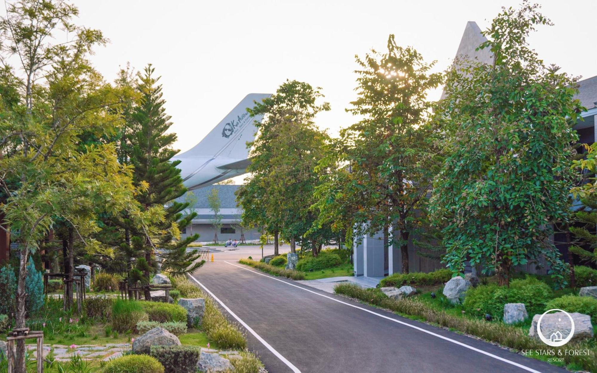 See Stars & Forest Resort Amphoe Sawang Daen Din Exterior photo