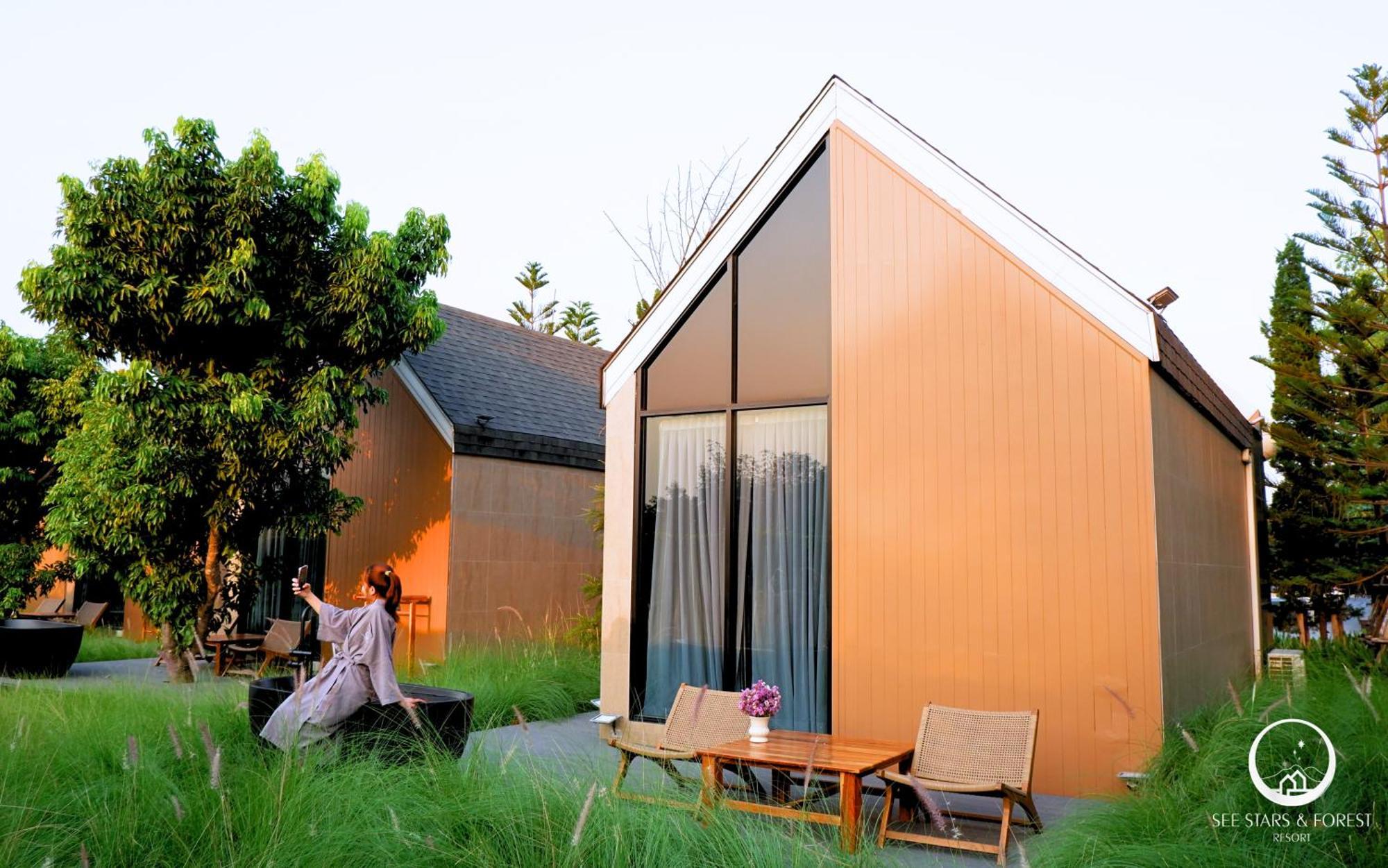See Stars & Forest Resort Amphoe Sawang Daen Din Exterior photo